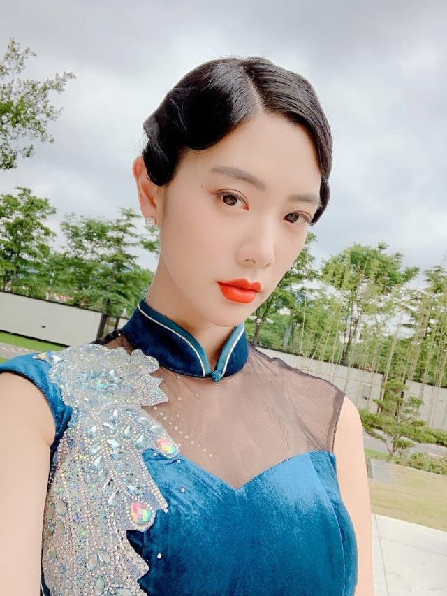 雨伞与手枪 有情趣直播ios版 专题
